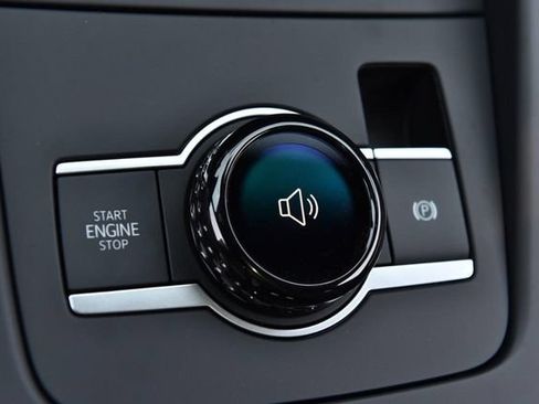 New 2026 Volkswagen Tiguan SE R-Line AWD/4WD image 17