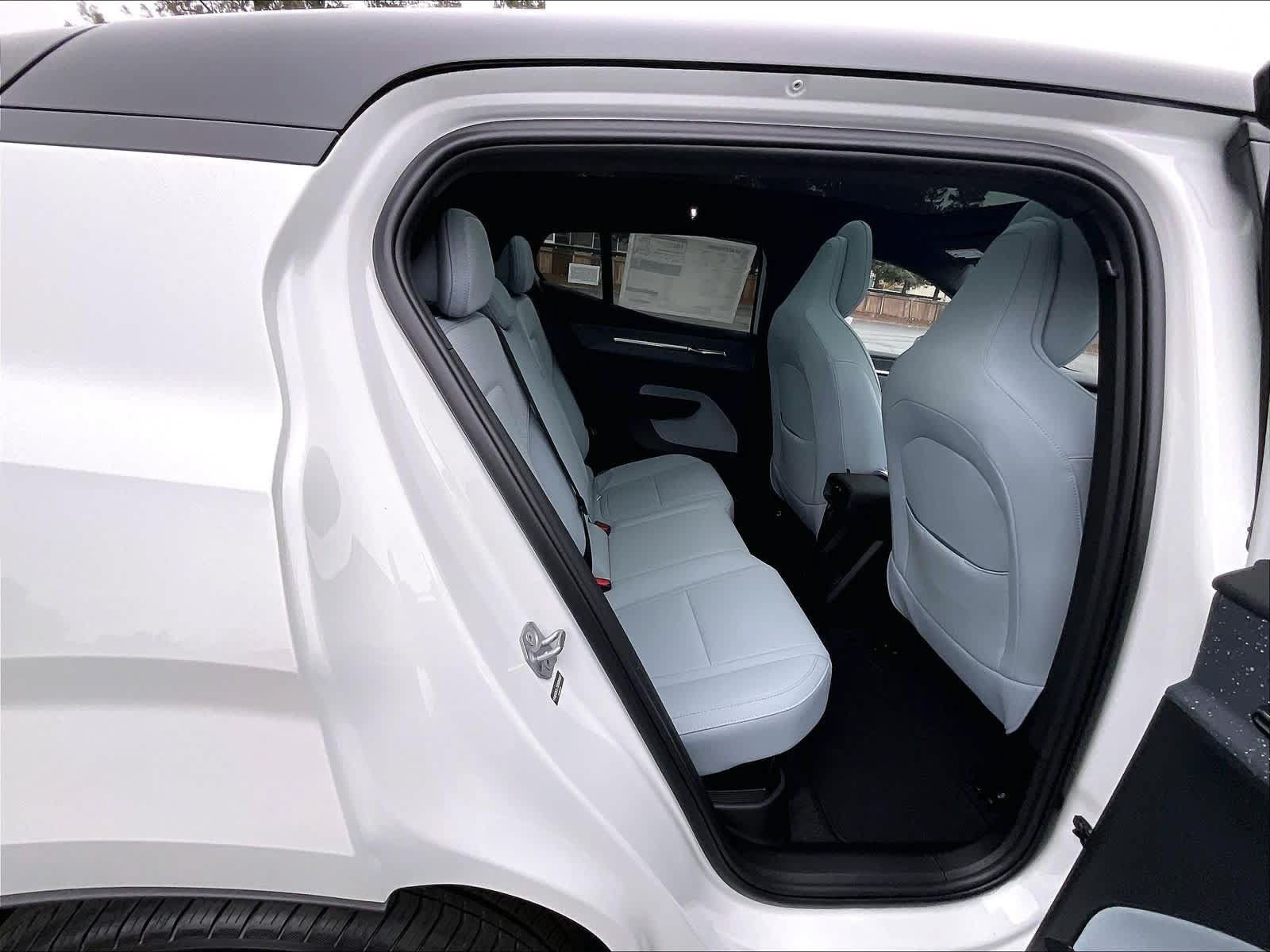New 2025 Volvo EX30 Ultra w/ Protection Package Premier AWD/4WD image 27