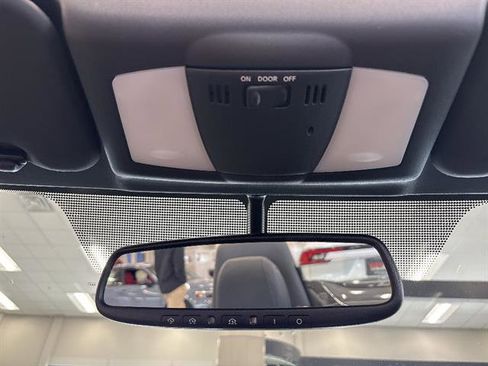 Used 2018 Nissan 370Z Touring RWD image 14