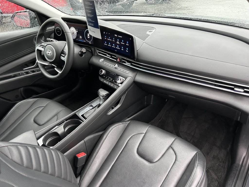 Certified 2024 Hyundai Elantra Limited FWD image 16