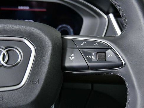 Used 2024 Audi Q5 e Premium Plus w/ Premium Plus Package image 22