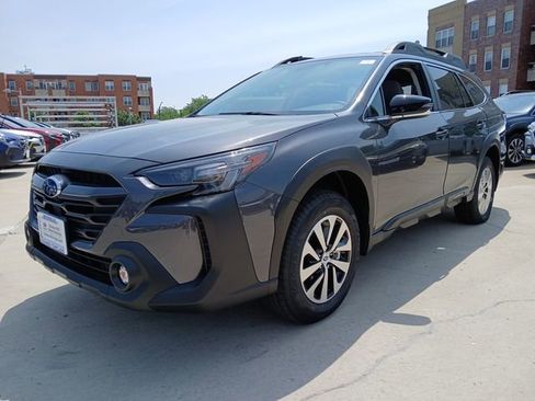 Used 2025 Subaru Outback Premium image 5