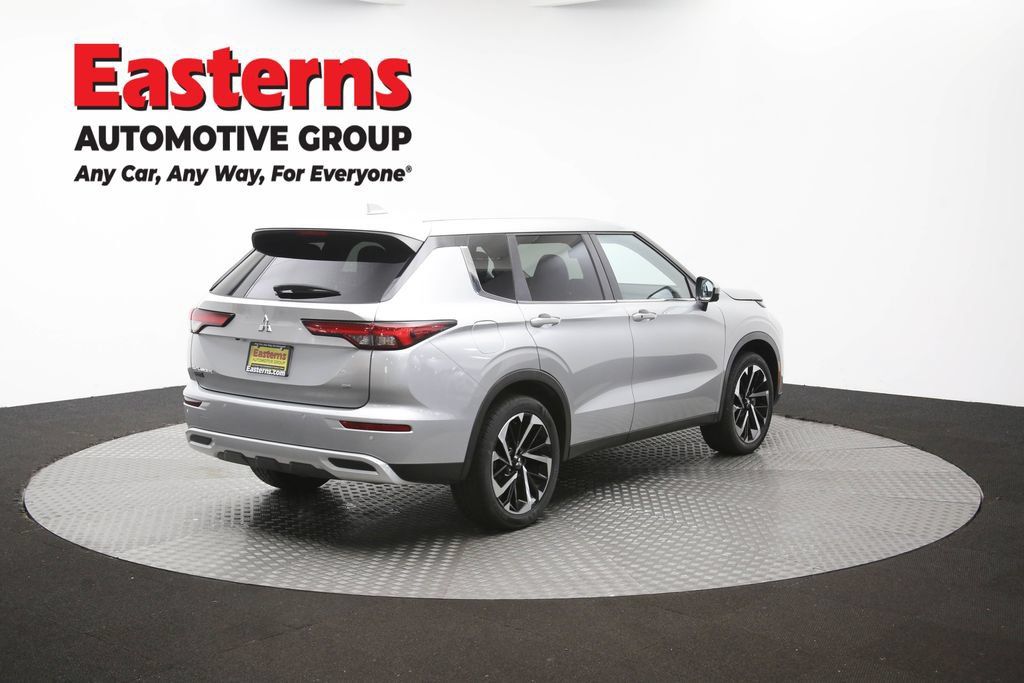 Used 2024 Mitsubishi Outlander SE FWD image 41