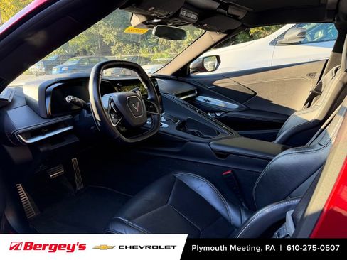 Used 2021 Chevrolet Corvette Stingray Coupe w/ 1LT RWD image 3