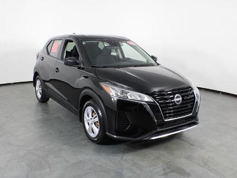 Certified 2022 Nissan Kicks S FWD image 4