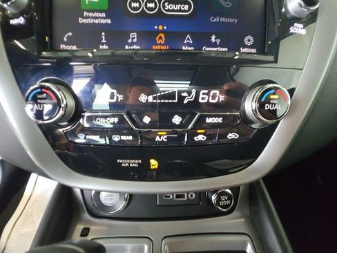 Used 2020 Nissan Murano SL w/ Moonroof Package AWD/4WD image 17