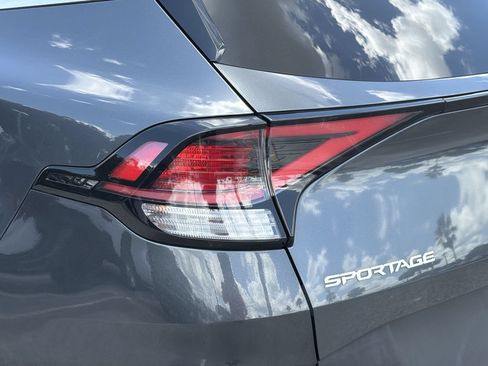 Used 2023 Kia Sportage EX FWD image 7