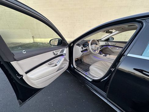 Used 2018 Mercedes-Benz S 560 Sedan image 10