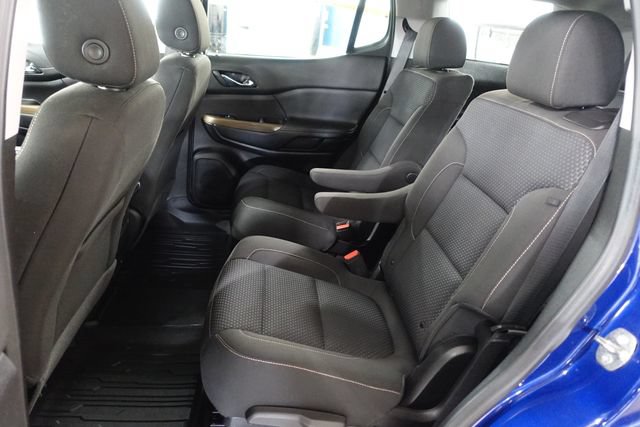 Used 2023 GMC Acadia SLE w/ Driver Convenience Package FWD image 19