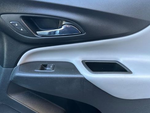 Used 2021 Chevrolet Equinox LT w/ LPO, Cargo Package AWD/4WD image 19