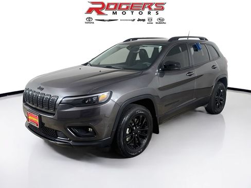 Certified 2023 Jeep Cherokee Altitude Lux AWD/4WD image 3