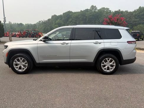 Used 2021 Jeep Grand Cherokee L Limited AWD/4WD image 40