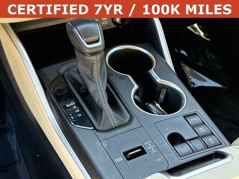 Used 2024 Toyota Highlander XLE AWD/4WD image 23
