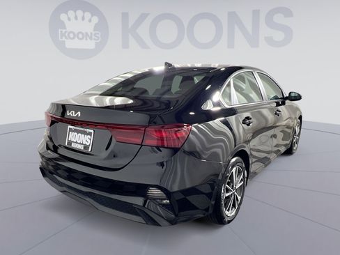 Used 2023 Kia Forte LXS w/ LXS Technology Package image 7
