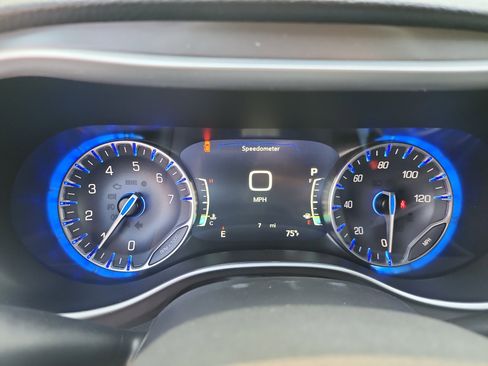 New 2026 Chrysler Pacifica Select image 11