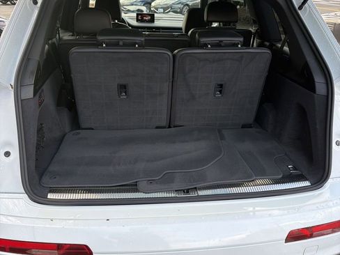 Used 2018 Audi Q7 3.0T Prestige image 4