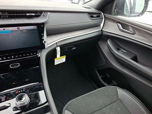 New 2026 Jeep Grand Cherokee Altitude AWD/4WD image 12