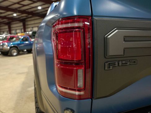 Used 2019 Ford F150 Raptor w/ Equipment Group 802A Luxury AWD/4WD image 36
