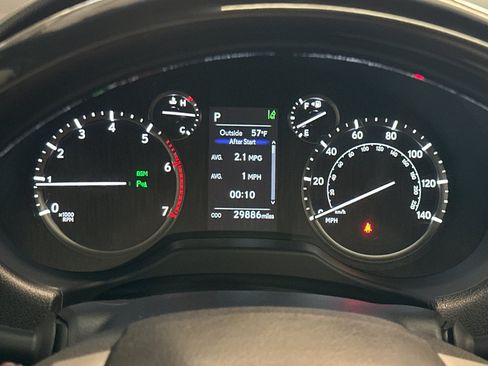 Used 2022 Lexus GX 460 Premium w/ Accessory Package AWD/4WD image 31