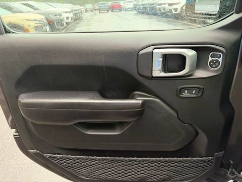 Used 2019 Jeep Wrangler Unlimited Sport S AWD/4WD image 23