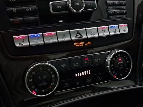 Used 2013 Mercedes-Benz SL 550 image 22