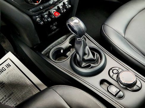 Used 2018 MINI Cooper Countryman with Technology & Premium Pack image 16