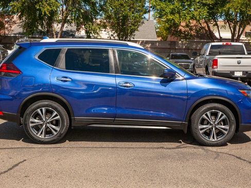 Used 2019 Nissan Rogue SV w/ Premium Package image 4