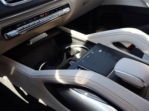 New 2025 Mercedes-Benz GLE 53 AMG 4MATIC image 9