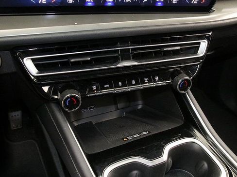 Certified 2024 Chevrolet Traverse LT image 22