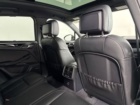 Certified 2026 Porsche Macan AWD/4WD image 24