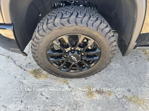 Used 2025 Chevrolet Silverado 2500 High Country w/ Midnight Edition image 16