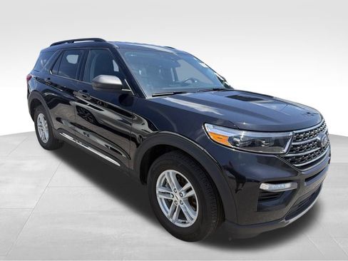 Used 2024 Ford Explorer XLT w/ Equipment Group 202A AWD/4WD image 12