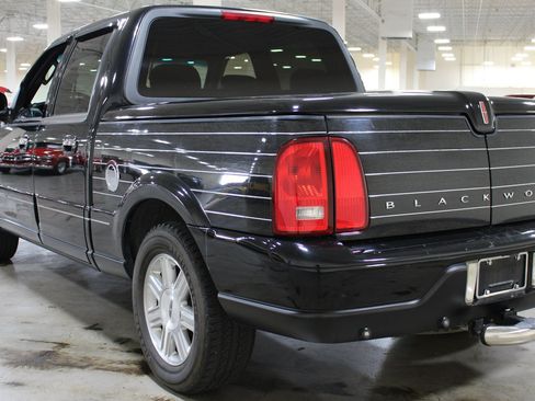 Used 2002 Lincoln Blackwood RWD image 28