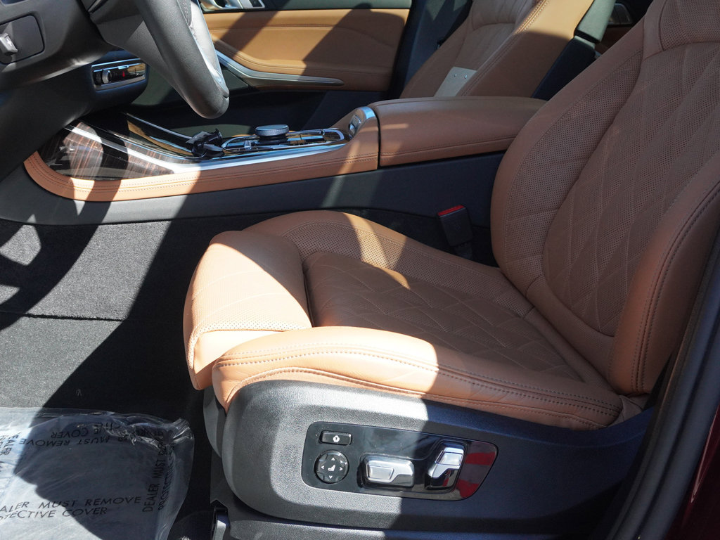 Used 2024 BMW X7 xDrive40i w/ Premium Package AWD/4WD image 32