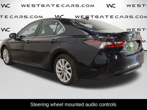 Used 2022 Toyota Camry LE image 5