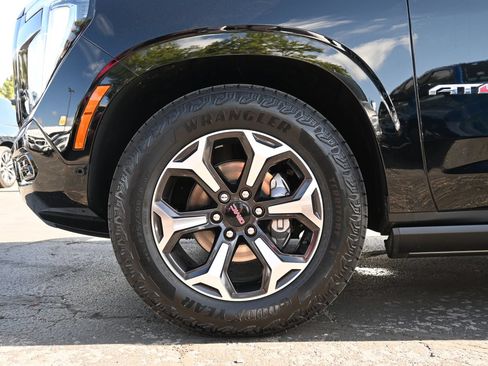 Used 2026 GMC Yukon XL AT4 Ultimate AWD/4WD image 30