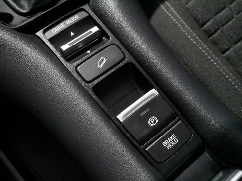Used 2023 Honda HR-V LX image 25