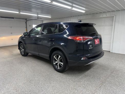 Used 2018 Toyota RAV4 XLE AWD/4WD image 4
