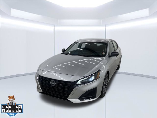 Used 2025 Nissan Altima 2.5 SV FWD image 2