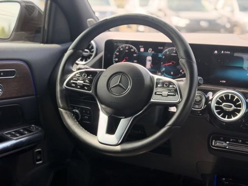 Used 2021 Mercedes-Benz GLA 250 4MATIC w/ Premium Package image 35