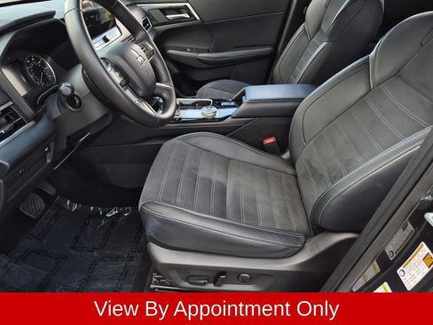 Used 2025 Mitsubishi Outlander SE AWD/4WD image 13
