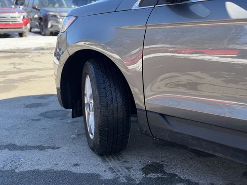 Used 2023 Ford Edge SEL image 6