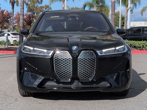 Used 2025 BMW iX M60 image 3