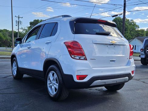 Used 2019 Chevrolet Trax LT w/ Driver Confidence Package FWD image 3