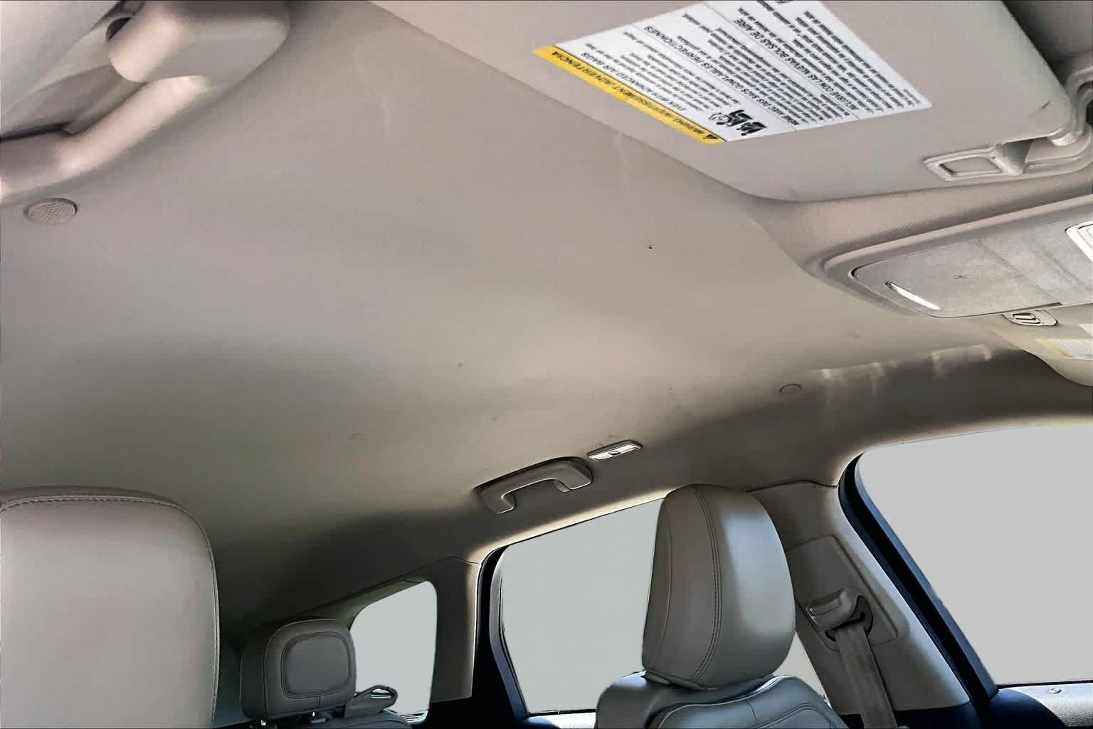 Used 2021 Lincoln Corsair FWD image 13