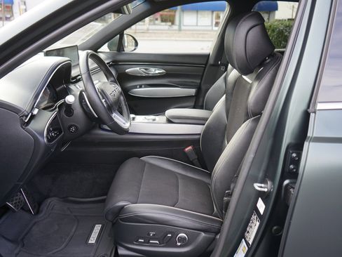 Used 2023 Genesis GV70 2.5T w/ Sport Prestige Package image 17