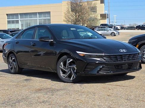 Certified 2025 Hyundai Elantra Limited image 2