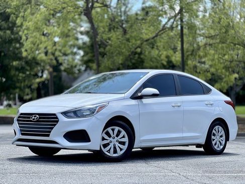 Used 2021 Hyundai Accent SE image 1