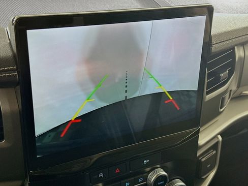 Used 2024 Ford Expedition Max XLT image 22