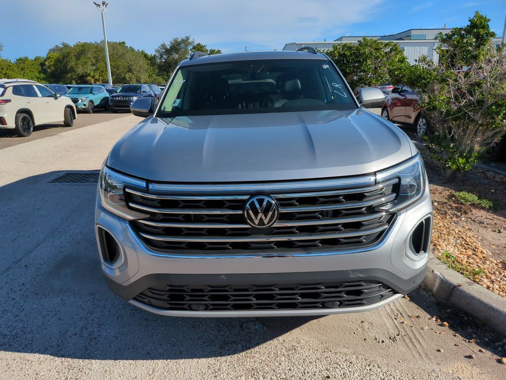 Certified 2024 Volkswagen Atlas SE w/ Panoramic Sunroof Package FWD image 4